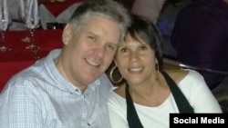 Alejandro Miguel Gil Fernández y su esposa, Gina Maria González García se encuentran sujetos a investigación por la Fiscalía General de la República de Cuba.