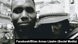 Dayan Torres, El Masái, junto a su amigo, el también rapero Etian Arnau Lizaire.