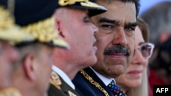 Nicolás Maduro junto al ministro de Defensa Vladimir Padrino, durante la toma de posesión de la presidencia de Venezuela, el 10 de enero de 2025, en el fuerte Tiuna, en Caracas.