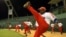 Peloteros cubanos entrenan en el estadio Latinoamericano de La Habana. Foto archivo.