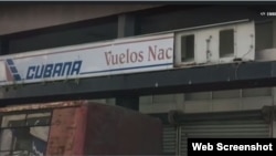 Oficina de reservaciones de vuelos nacionales, en La Habana.