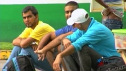 Avalancha de cubanos desborda instalación migratoria en México Avalancha de cubanos desborda instalación migratoria en México