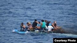 Foto de Archivo: Balseros cubanos.