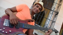 1800 Online con Descemer Bueno 1800 Online con Descemer Bueno