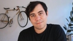 El artista Hamlet Lavastida habla para Martí Noticias El artista Hamlet Lavastida habla para Martí Noticias