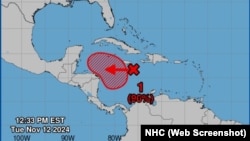 El mapa del Centro Nacional de Huracanes de EEUU muestra la alta probabilidad de formación de otra tormenta tropical en el Mar Caribe en los próximos días.