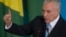 El presidente de Brasil, Michel Temer, habla durante la ceremonia de posesión del recién nombrado Ministro de Justicia y Seguridad Pública, Torquato Jardim (fuera de cuadro), hoy, miércoles 31 de mayo de 2017, en el Palacio del Planalto en Brasilia (Bras