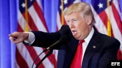 El presidente electo estadounidense, Donald Trump, ofrece una rueda de prensa en la Trump Tower, Nueva York.