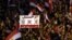Panorámica de la protesta de opositores del presidente Morsi que piden que el mandatario renuncie a su cargo. 