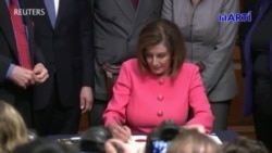 Senadores prestan juramento para juicio político a Trump Senadores prestan juramento para juicio político a Trump