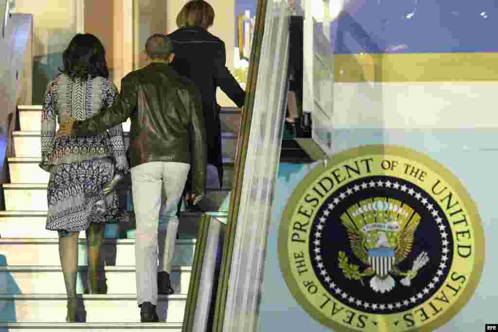 Obama emprende regreso a EEUU tras visitar Argentina.