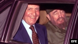 El Rey Juan Carlos y Fidel Castro compartieron auto.