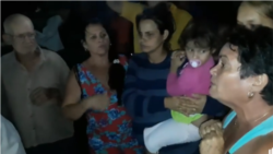 Multan a dos Damas de Blanco tras respaldar protesta de la población Multan a dos Damas de Blanco tras respaldar protesta de la población