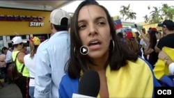 Exiliados venezolanos se congregan en el Arepazo, en Miami, en apoyo a las manifestaciones opositoras en su país.