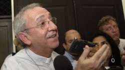 Obispo de Holguin visita al preso polítco Eduardo Cardet Obispo de Holguin visita al preso polítco Eduardo Cardet