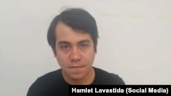 El artista plástico Hamlet Lavastida, detenido en Villa Marista, La Habana.
