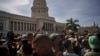 Una de las protestas antigubernamentales del 11 de julio de 2021 en Cuba se dio frente al Capitolio, sede de la Asamblea Nacional del Poder Popular.
