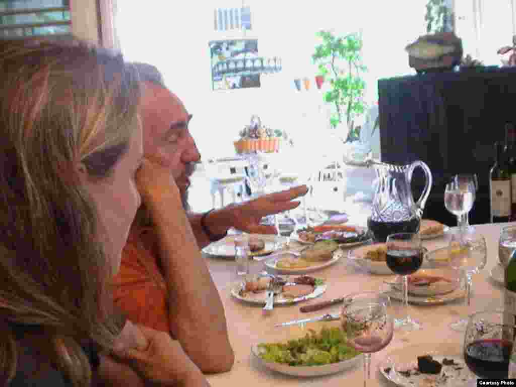 Fidel Castro a la mesa en Punto Cero. Mariscos, pescado, pollo, cordero y jamón pata negra formaban parte de su dieta regular. (Luis Domínguez)