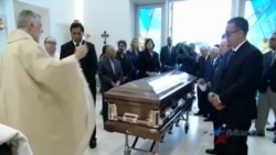 Familiares y amantes del béisbol en Miami dan último adiós a Felo Ramírez Familiares y amantes del béisbol en Miami dan último adiós a Felo Ramírez