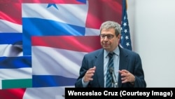 Luis Fleischman en el Instituto Interamericano para la Democracia.