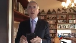 Uribe retrasa renuncia en medio de cisma político en Colombia Uribe retrasa renuncia en medio de cisma político en Colombia