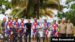 El equipo nacional de Cuba, integrado por Olga Echenique, Danay Martínez, José Mojica, Álvaro Soca, Yasmani Balmaceda y César Rodríguez.