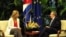 Imagen de la reunión sostenida entre Raúl Castro y la jefa de la diplomacia de la Unión Europea, Federica Mogherini.