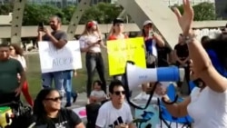 Cubanos en Toronto, Canadá, apoyan a manifestantes en Cuba Cubanos en Toronto, Canadá, apoyan a manifestantes en Cuba