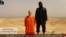 Escena del video publicado por Estado Islámico antes de la decapitación del periodista James Foley.