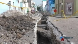 Cubanos critican que el Gobierno rompa calles y no las arregle Cubanos critican que el Gobierno rompa calles y no las arregle
