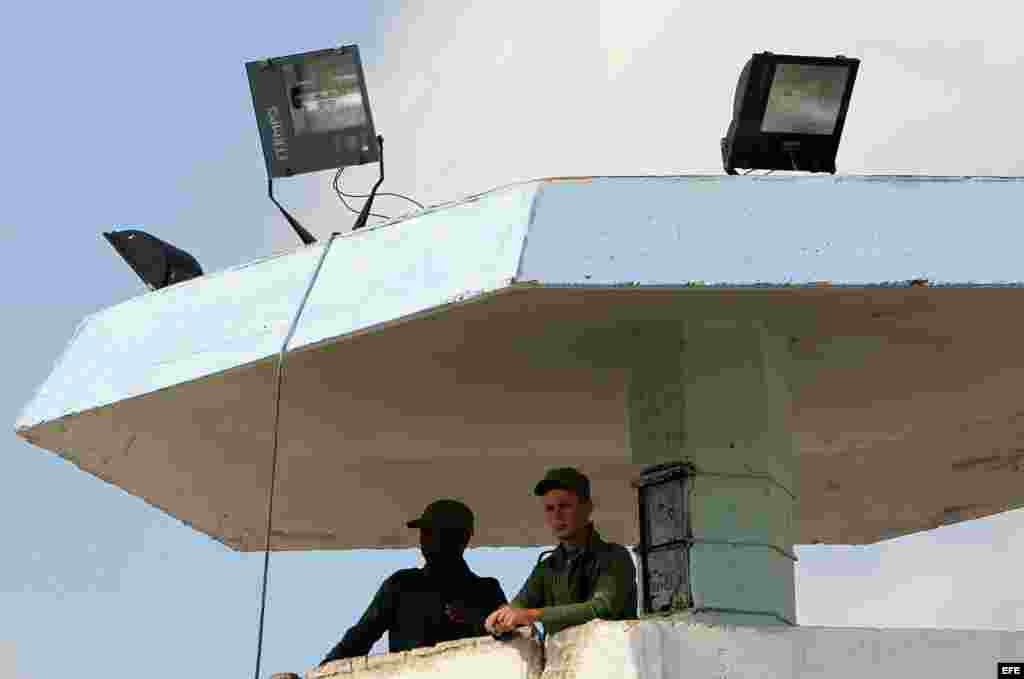 Vista de dos edificios de la prisión Combinado del Este, en La Habana durante una visita realizada por la prensa nacional y extranjera acreditada en la isla.