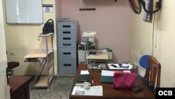 Sede de Cubalex, con oficina sin computadoras tras un allanamiento de la policía.