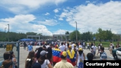 Venezolanos votando en Weston, Florida.
