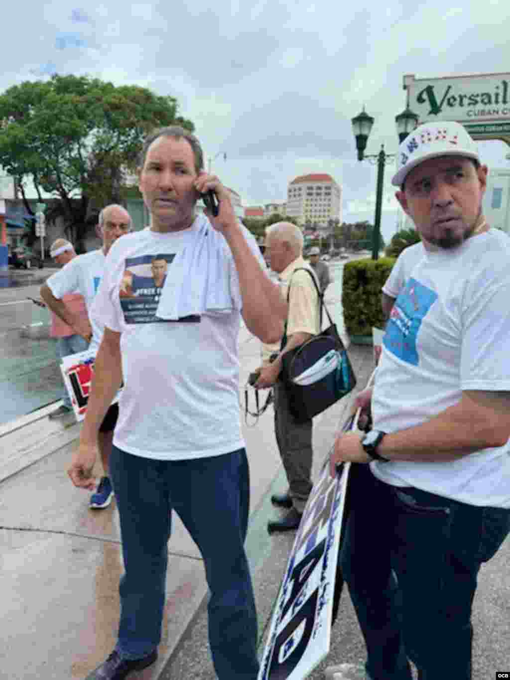 Luis Enrique Ferrer, fue uno de los principales coordinadores de la manifestación de exiliados cubanos por la libertad de su hermano José Daniel Ferrer, Félix Navarro y de todos los presos políticos del régimen castrista.