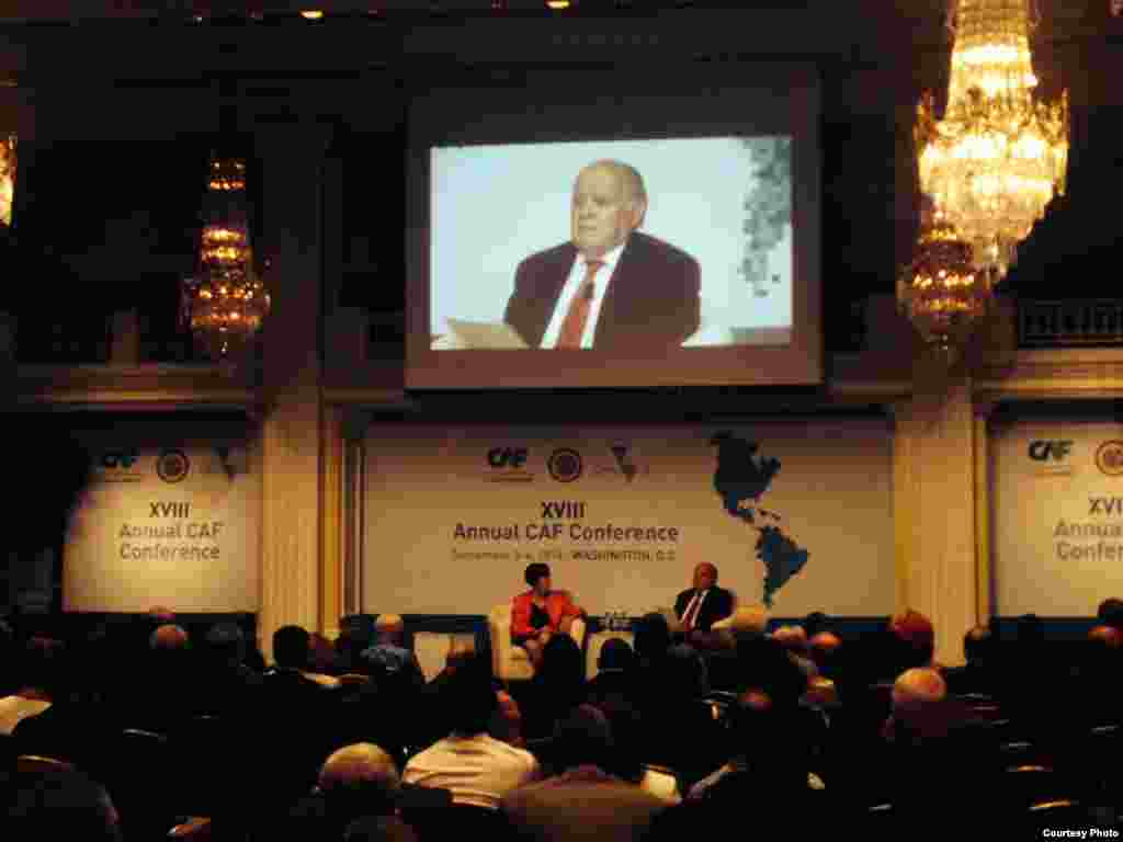 Enrique V. Iglesias en su comparecencia en la Conferencia.