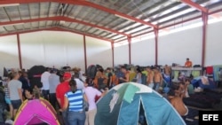 Migrantes cubanos a la espera de una solución que les permita llegar a EEUU