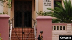 Casa Sacerdotal San Juan María Vianney, del barrio habanero del Vedado donde se realizó el evento a puertas cerradas.