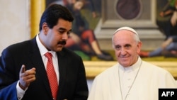 Nicolás Maduro durante una audiencia privada con el papa Francisco en el Vaticano, en junio de 2013.