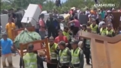 Decenas de colombianos regresan de Venezuela Decenas de colombianos regresan de Venezuela