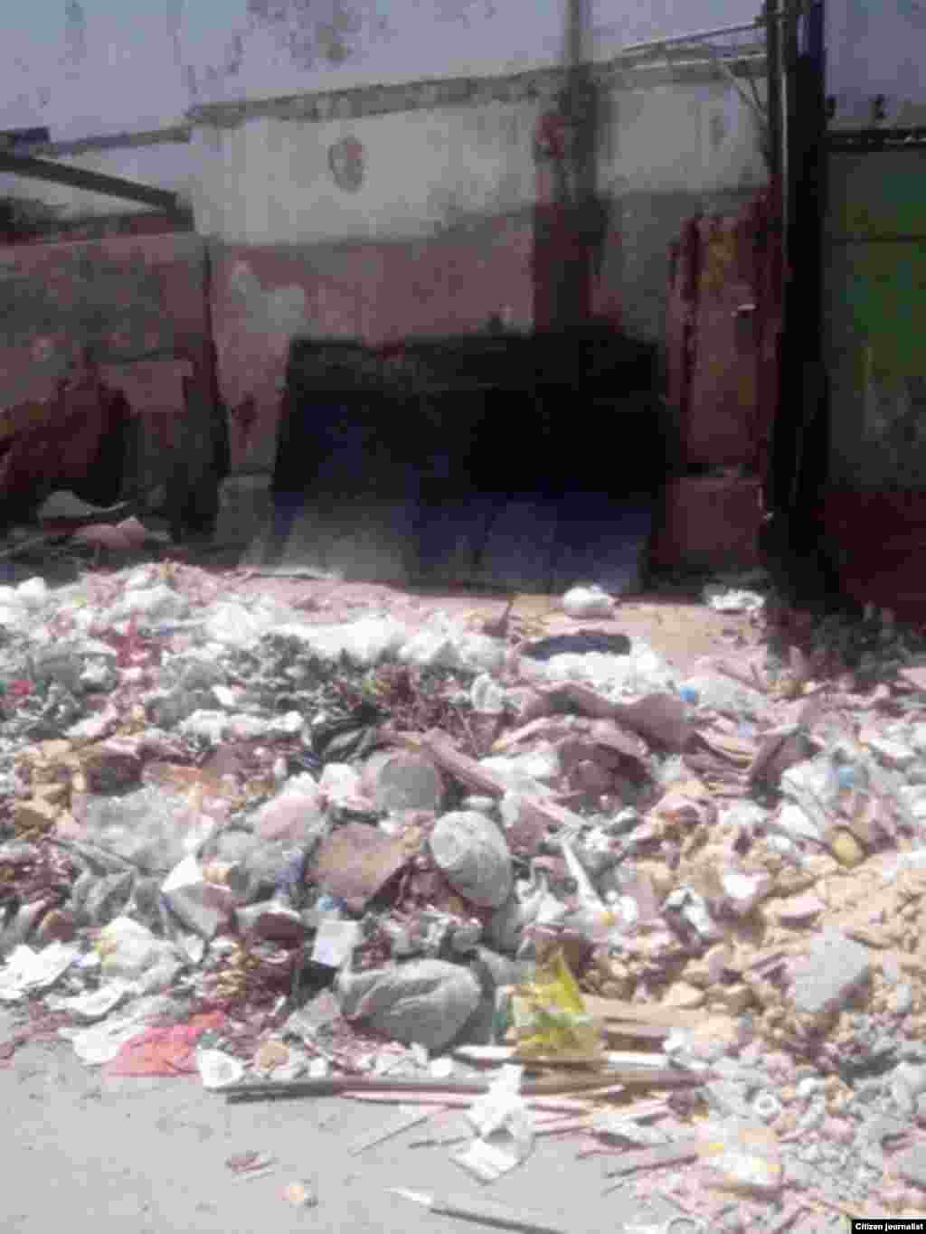  Calle Gloria entre Águila y Revillagigedo, municipio Habana Vieja.