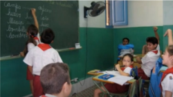 Padres preocupados por reinicio del curso escolar Padres preocupados por reinicio del curso escolar