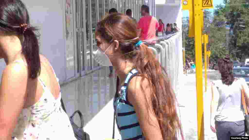 Cubanos usando mascarilla /Foto Facebook de Pedro Luis Garcia