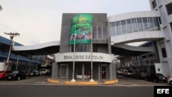 Emprendedores cubanos facturan unos 100.000 millones de dólares en compras en Zona Franca de Colón, en Panamá. (Archivo)