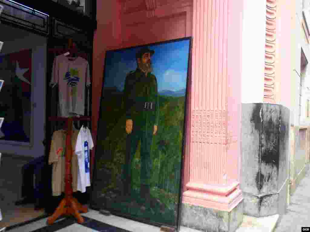Museo 28 de septiembre, (en la Calle Obispo) con pinturas y fotos de Fidel Castro.
