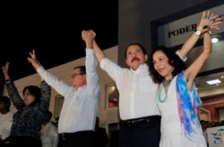 Daniel Ortega, Rosario Murillo y Carlos Fonseca TeránRosario Murillo es considerada una de las mujeres más poderosas en Nicaragua. Foto: Archivo/REUTERS/Oswaldo Rivas.