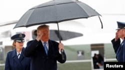 El presidente Donald Trump parte hacia la frontera sur desde la base Andrews.