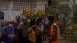 Madre de Guillermo Fariñas preocupada por detención de su hijo Madre de Guillermo Fariñas preocupada por detención de su hijo