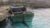 Embarcación de la que fueron rescatados cubanos cerca de Cayo Anguila, Bahamas