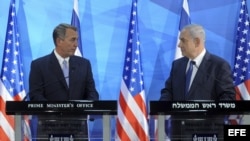 El primer ministro israelí, Benjamín Netanyahu (d), junto al presidente de la Cámara de Representantes, el republicano John Boehner. Foto de archivo.