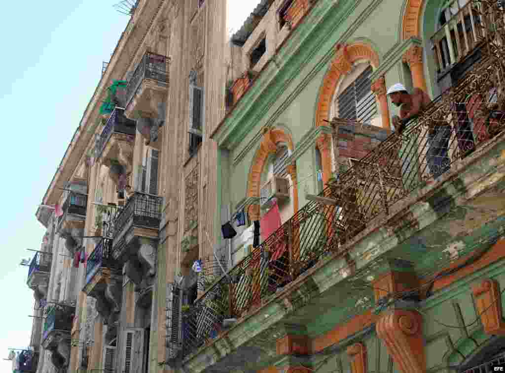 Con la reforma migratoria se derogó  la Ley No. 989, emitida el 5 de diciembre de 1961, que disponía la nacionalización mediante confiscación -a favor del Estado cubano- de los bienes, derechos y acciones quienes se ausentaran con carácter definitivo del país.